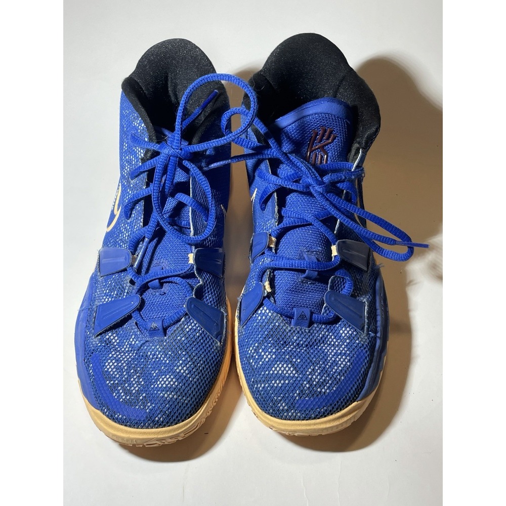Nike Kyrie Irving Yth Size 5.5 Basketball Shoes. Blue / Yellow Mid.